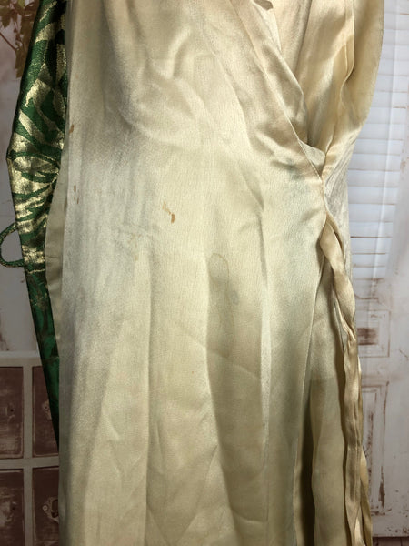LAYAWAY PAYMENT 4 OF 6 - RESERVED FOR GILDA - Incredible Original 1920s Vintage Green And Gold Lamé Flapper Coat With Amazing Gigot Sleeves