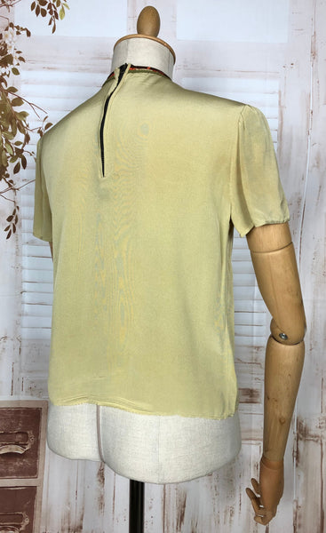 Fabulous Late 1930s / Early 1940s Vintage Cream Rayon Blouse With Rust And Green Trim