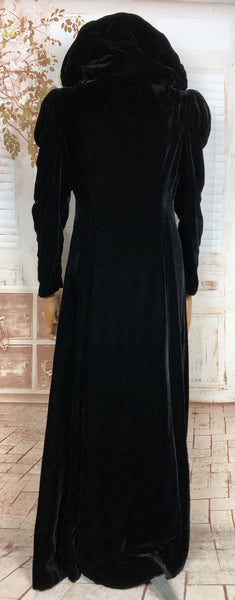 Exquisite Original 1930s Vintage Full Length Hooded Black Velvet Coat With Peaked Shoulders FOGA Label