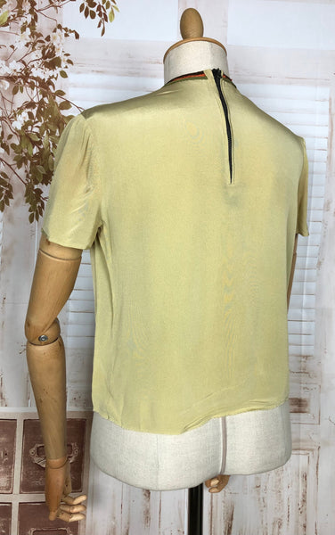 Fabulous Late 1930s / Early 1940s Vintage Cream Rayon Blouse With Rust And Green Trim