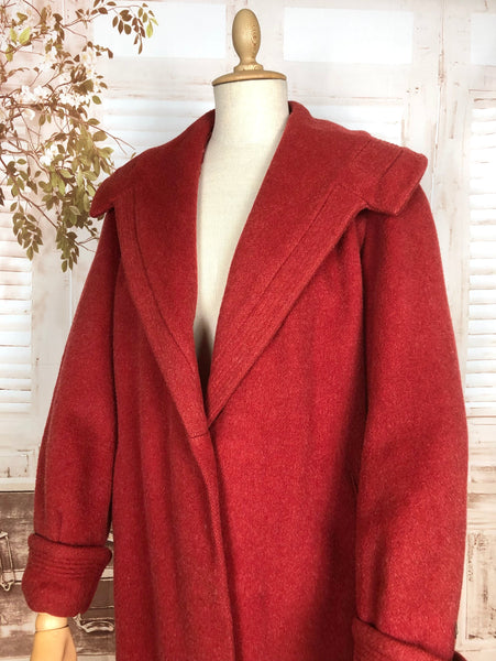 LAYAWAY PAYMENT 1 OF 2 - RESERVED FOR BIRGIT - Incredible Original Late 1940s Volup Vintage Lipstick Red Swing Coat With Huge Collar