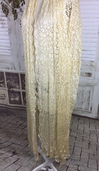 Original 1930s Ivory Lace Vintage Shawl