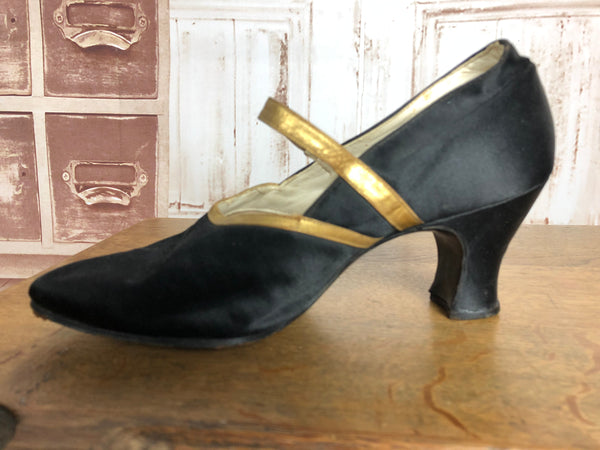 Fabulous Original Late 1920s / Early 1930s Black And Gold Satin Heels Evening Shoes