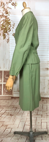 Wonderful Original Late 1940s / Early 1950s Vintage Spring Green Belt Back Suit