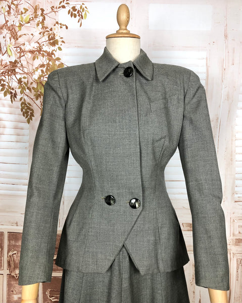 Super Strong Structured 1940s Suit With Statement Buttons