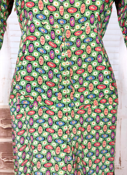 Spectacular Green Print 1930s Volup Dress with Bishop Sleeves