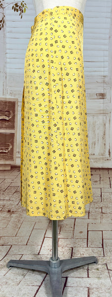Beautiful Yellow Rayon Faille 1940s Summer Suit