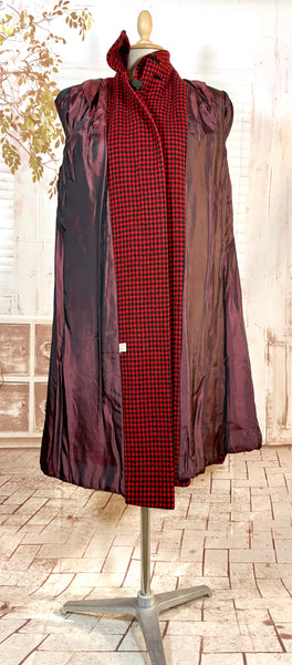 1940s Red & Black Checked Wool Swing Coat – Padded Shoulders, Oversized Collar