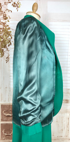 Super Vibrant Original 1940s Vintage Emerald Green Swing Suit