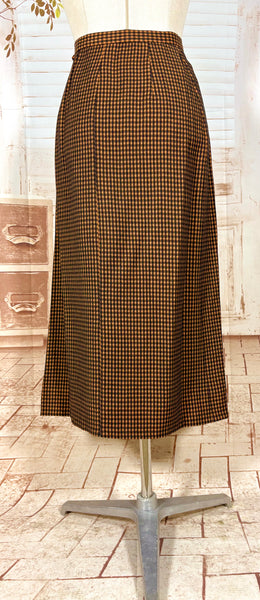 1940s Pumpkin Orange Check Skirt Suit – Tailored Hourglass Silhouette
