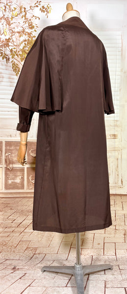 Exceptional 1930s Brown Caped Duster Coat