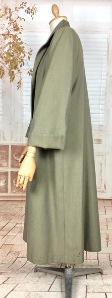 Fabulous Original 1940s Vintage Khaki Olive Green Volup Swing Coat By Hershelle Model