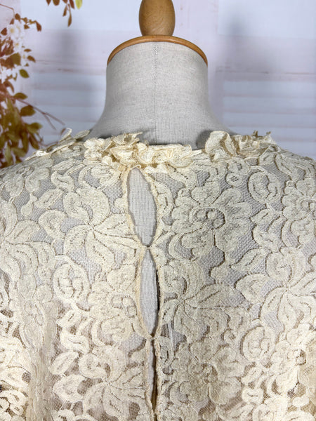 Stunning Late 1930s / Early 1940s Cream Lace Evening Gown