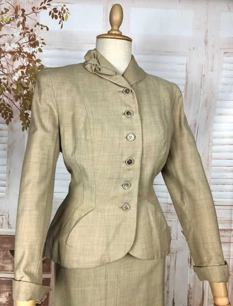 Beautiful Classic 1940s Vintage Cream Tan Summer Suit By Crestview California