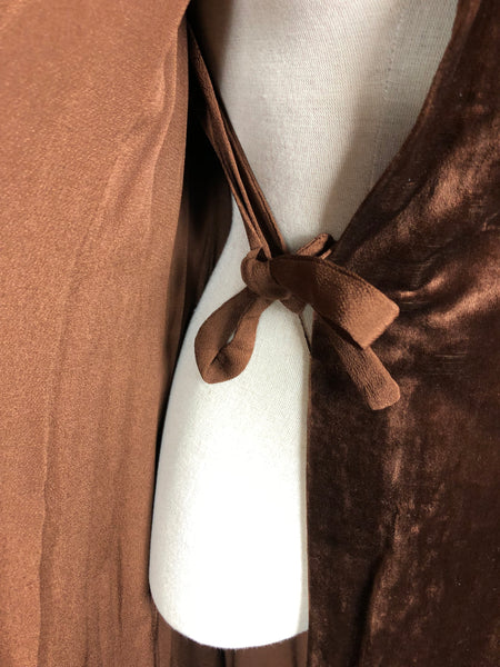 Exquisite Original 1930s Vintage Rust Brown Full Length Velvet Coat With Gigot Sleeves