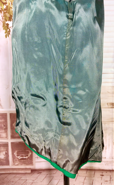 Exquisite Volup Kelly Green 1940s Swing Coat With Statement Sleeves By Best & Co