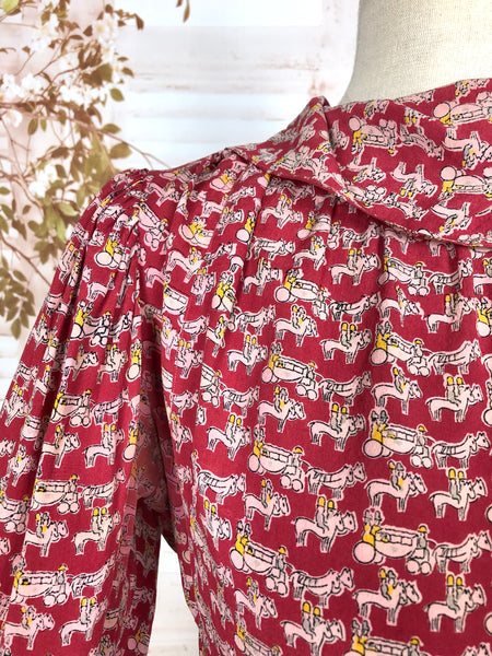 Incredible Late 1930s / Early 1940s Volup Vintage Red Crepe Horse And Carriage Novelty Print Blouse