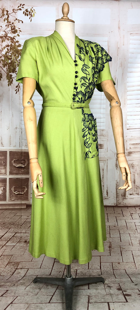 Incredible Original 1940s Vintage Chartreuse Green Day Dress With Flor Black Sheep Antiques Incredible Original 1940s Vintage Chartreuse Green Day Dress With Flor Black Sheep Antiques