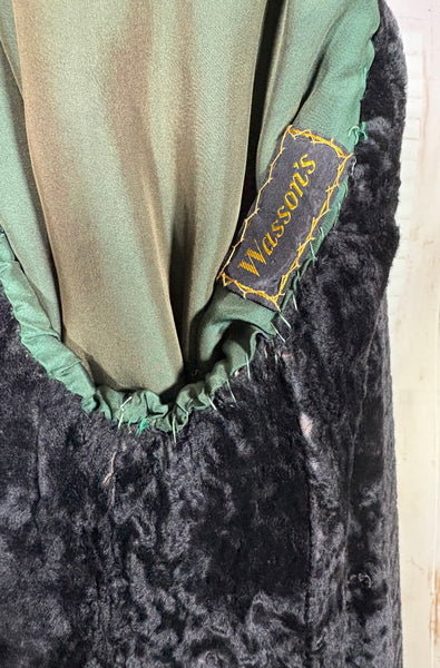 Incredible Emerald Green 1940s Coat With Astrakhan Lining