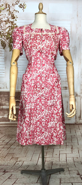 Wonderful Original 1940s Vintage Red And White Floral Print Zip Front Dress