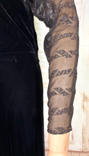 Luxurious 1930s Black Silk Velvet Evening Gown with Gold Lamé Chiffon Sleeves