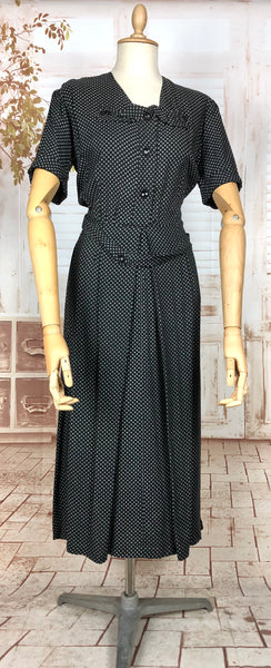 Wonderful Late 1930s / Early 1940s Original Vintage Black And White Floral Print Cotton Dress