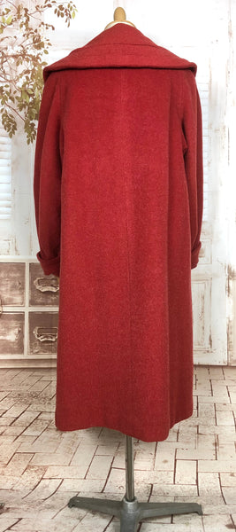 LAYAWAY PAYMENT 1 OF 2 - RESERVED FOR BIRGIT - Incredible Original Late 1940s Volup Vintage Lipstick Red Swing Coat With Huge Collar