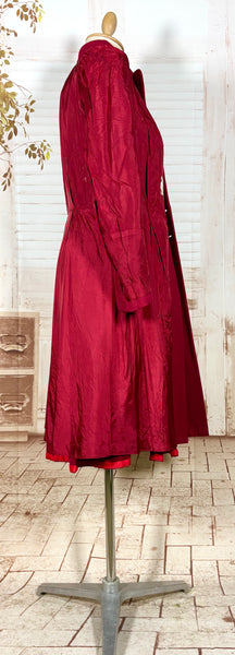 1940s Red Wool Princess Coat – Tailored Fit with Flared Skirt Silhouette