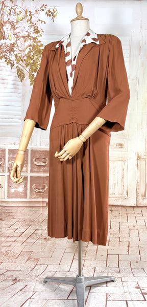 1940s Tan Crepe Day Dress With Printed Shirt Insert