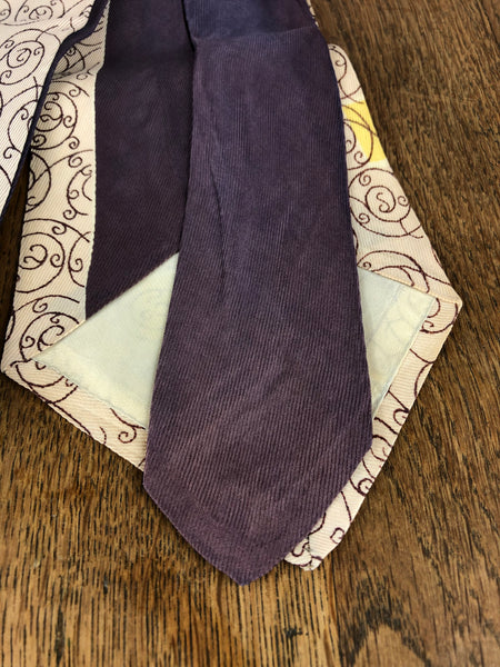 1940s/1950s Cream American Swing Tie with Lattice Medallion & Scroll Print