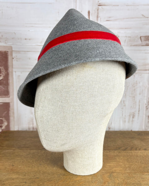 Unusual 1930s Grey And Red Felt Pixie Hat