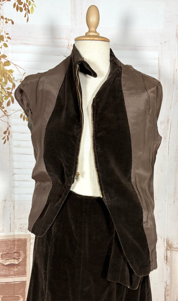 Unusual Chocolate Brown Velvet Late 1930s / Early 1940s Ski Sport Suit With Zip Front