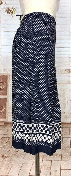 Amazing Rare Original 1930s Vintage Navy Blue And White Graduating Spot Skirt Suit
