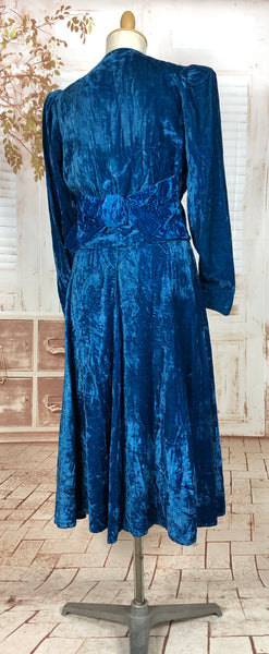 Luxurious Late 1930s / Early 1940s Vintage Royal Blue Crushed Velvet Suit