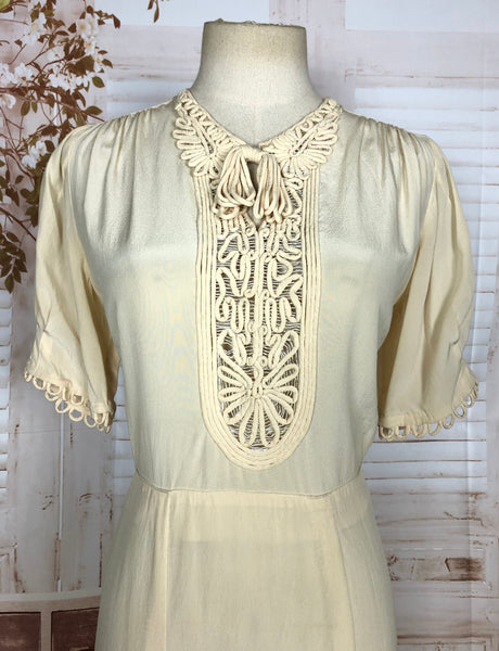 Exquisite Original 1930s Vintage Cream Dress With Rouleau Tape Lace Details