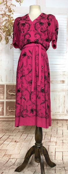 Incredible Original 1940s Vintage Fuchsia Pink Femme Fatale Dress With Black Embroidery And Sequins