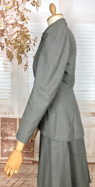 Super Strong Structured 1940s Suit With Statement Buttons