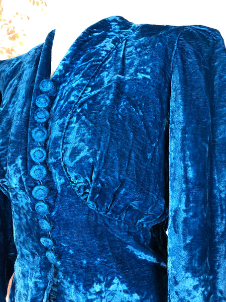 Luxurious Late 1930s / Early 1940s Vintage Royal Blue Crushed Velvet Suit