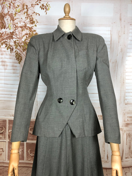 Super Strong Structured 1940s Suit With Statement Buttons