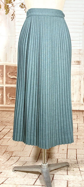 Late 1940s Teal Flecked Wool Skirt Suit with Knife Pleats – Betty Rose