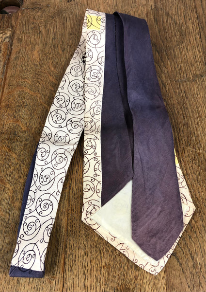 1940s/1950s Cream American Swing Tie with Lattice Medallion & Scroll Print