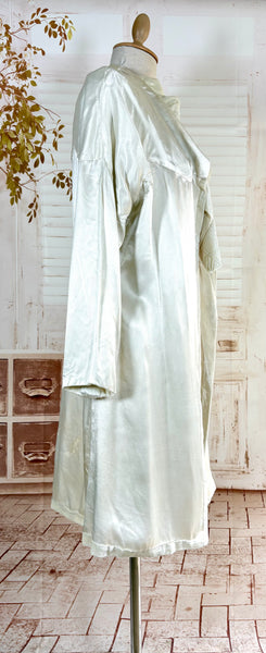 Exquisite Late 1920s / Early 1930s Off White Silk Velvet Opera Coat