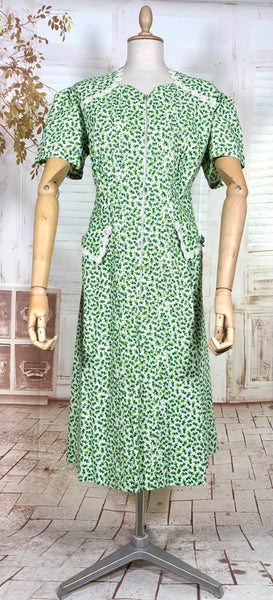 1940s Apple Green Floral Cotton Day Dress | Volup Zip Front House Dress