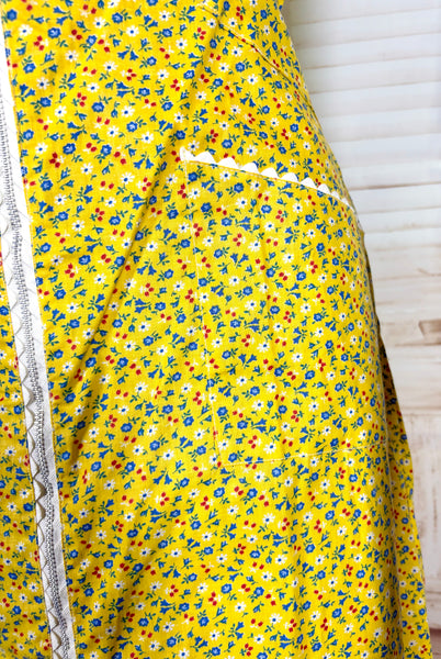 1940s Yellow Floral Zip Front Day Dress with Ric Rac Trim - Deadstock
