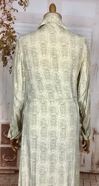 Original 1940s Vintage Cream Silk Novelty Print Dressing Gown Wedding Robe