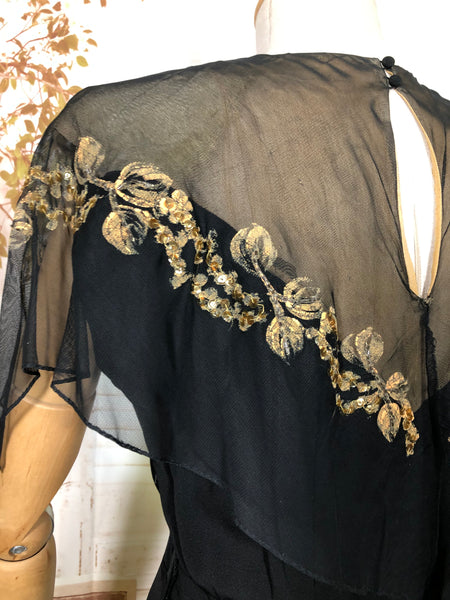 Exceptional Late 1930s / Early 1940s Caped Evening Dress