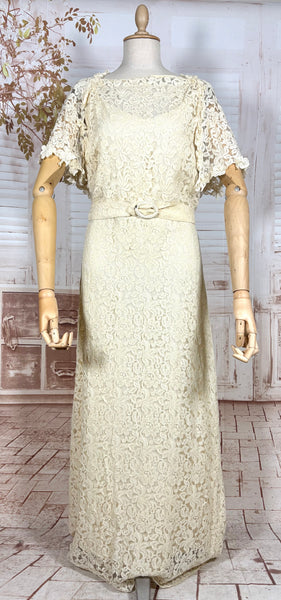 Stunning Late 1930s / Early 1940s Cream Lace Evening Gown