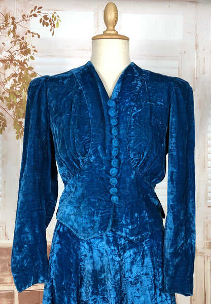 Luxurious Late 1930s / Early 1940s Vintage Royal Blue Crushed Velvet Suit