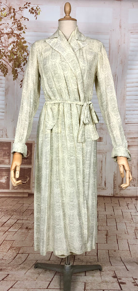 Original 1940s Vintage Cream Silk Novelty Print Dressing Gown Wedding Robe