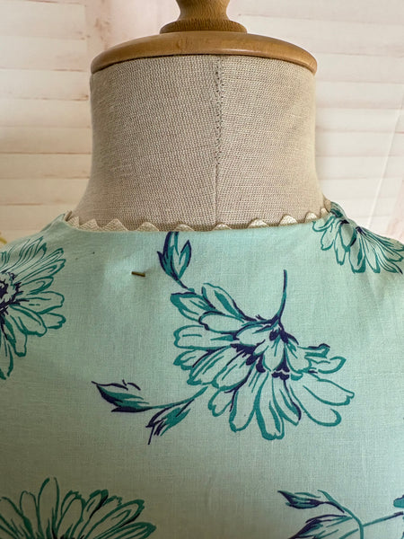 Late 1930s Early 1940s Volup Aqua Zip Front Day Dress